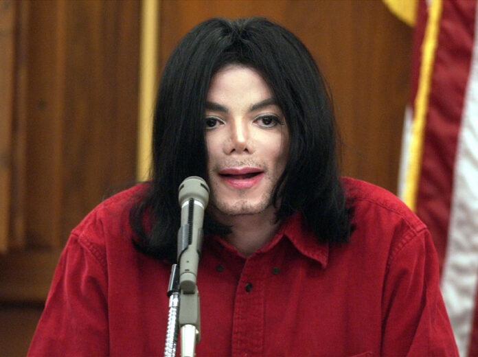 La famille de Michael Jackson est engagée dans une bataille juridique : Son fils Blanket est en procès...