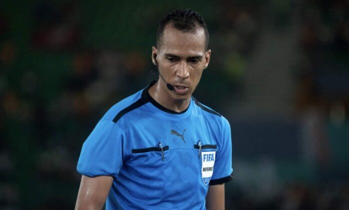 Sénégal–Soudan : l’arbitre mauritanien Dahane Beida au sifflet